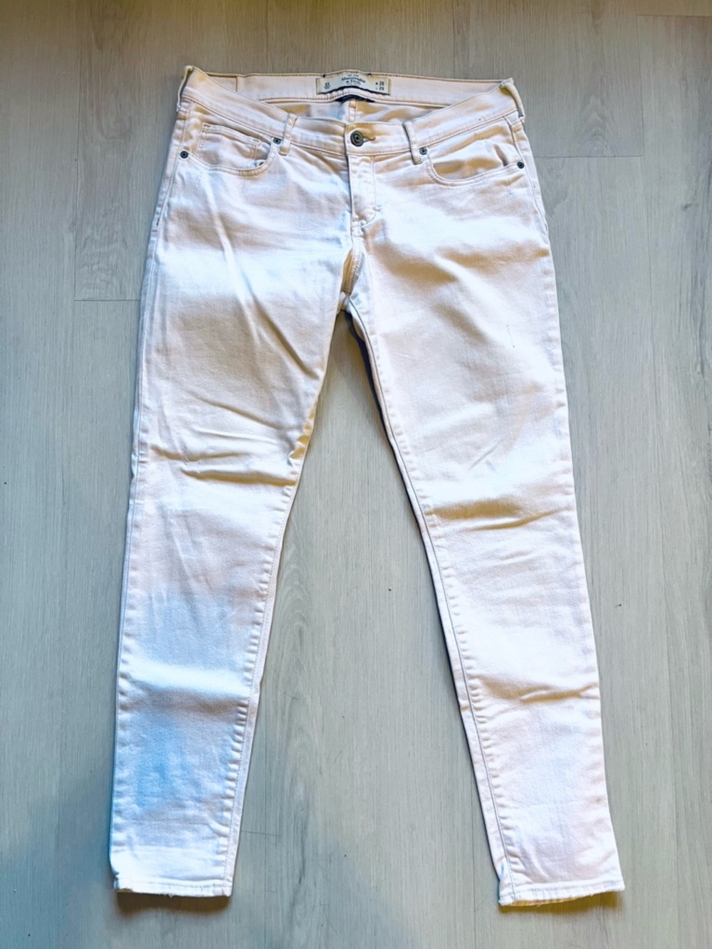 Abercrombie & Fitch White Perfect Stretch Low-Rise Skinny Jeans Size 6S 28x29